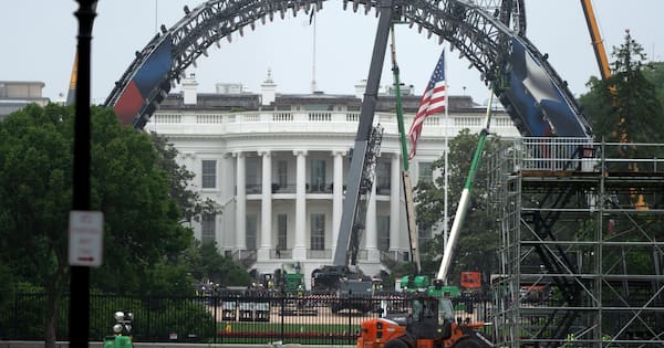 UFC fighting cage rises on White House lawn for celebratory bout