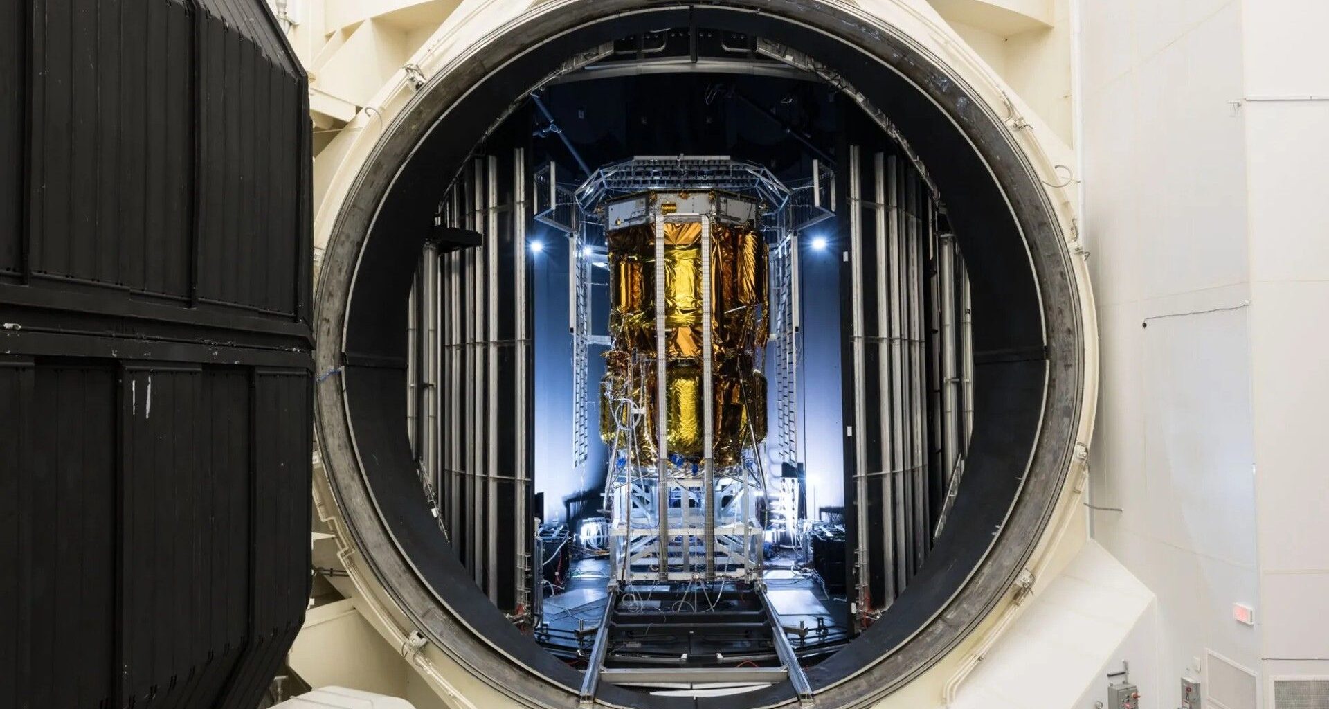 Moon lander preps for the lunar surface photo of the day for May 6, 2026