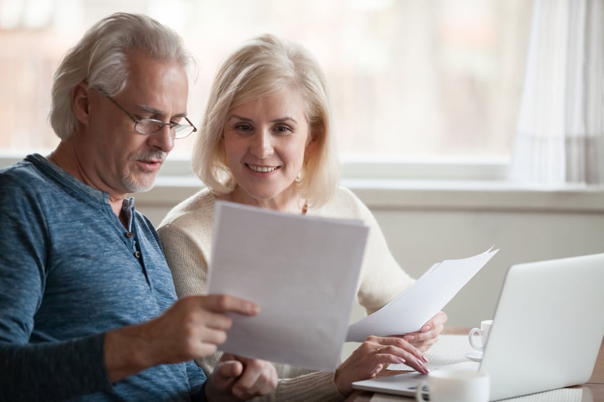 A couple is planning their retirement.