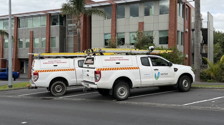 Vector electrical response unit on scene at North Shore Hospital.