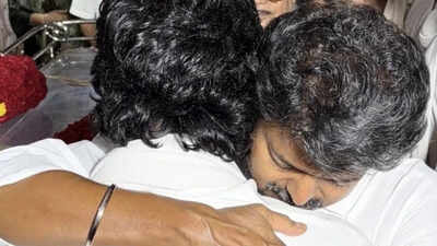 Thalapathy Vijay consoles emotional Jiiva at R. B. Choudary’s funeral: Viral video moves fans