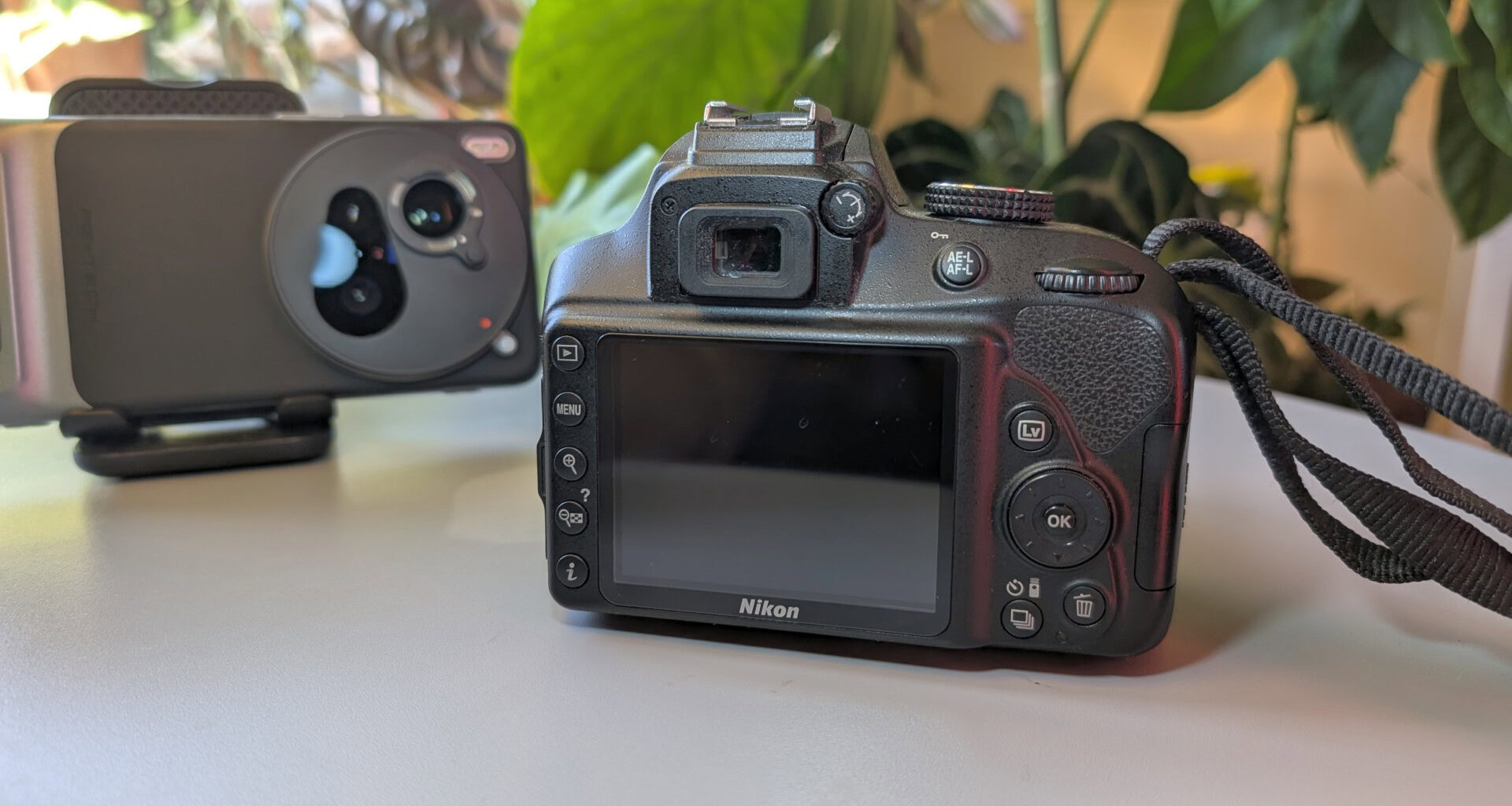 vivo x200 ultra nikon d3400 dslr 1