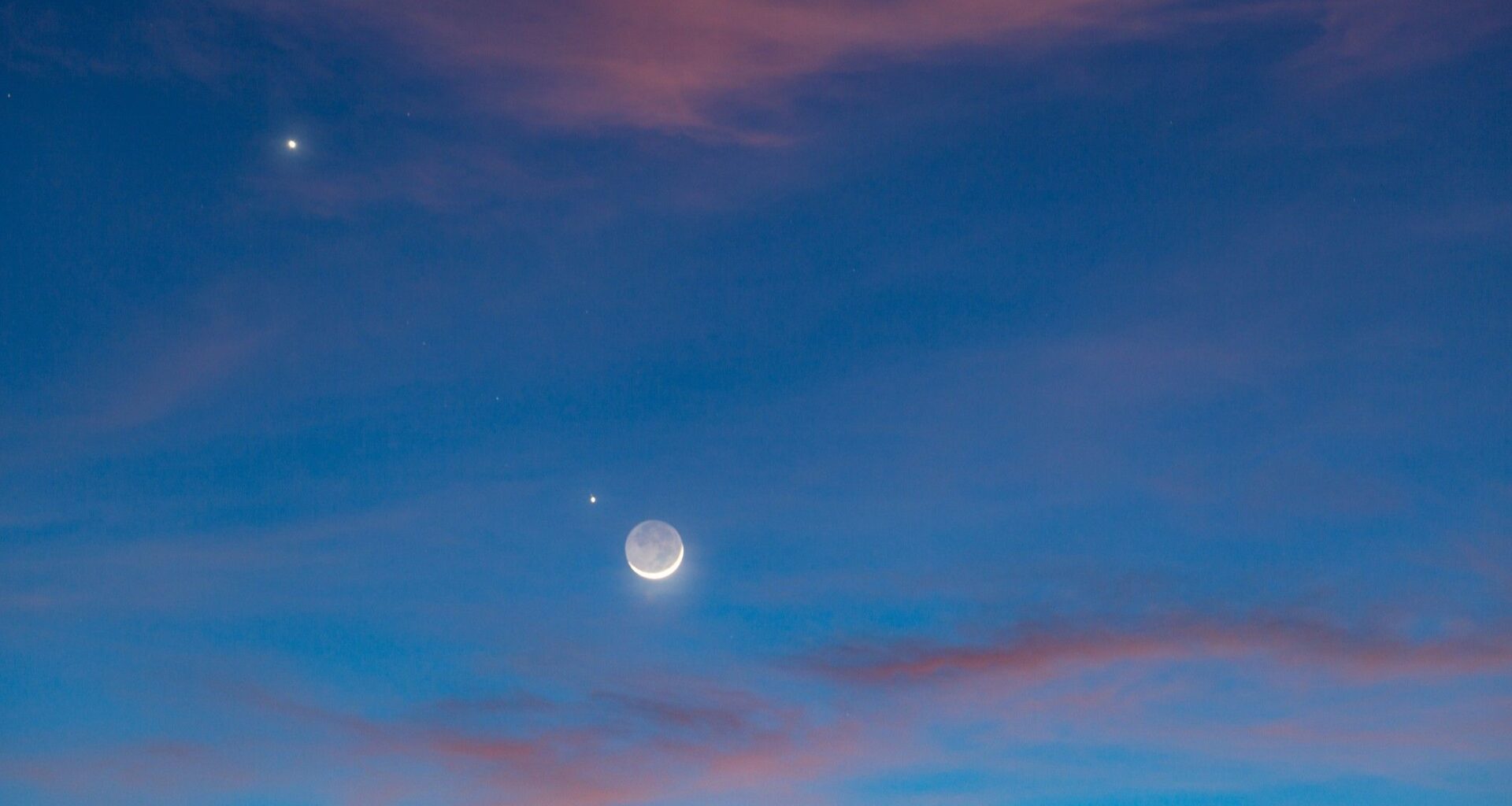 3 planets will put on a sky show in May — when and how to see them