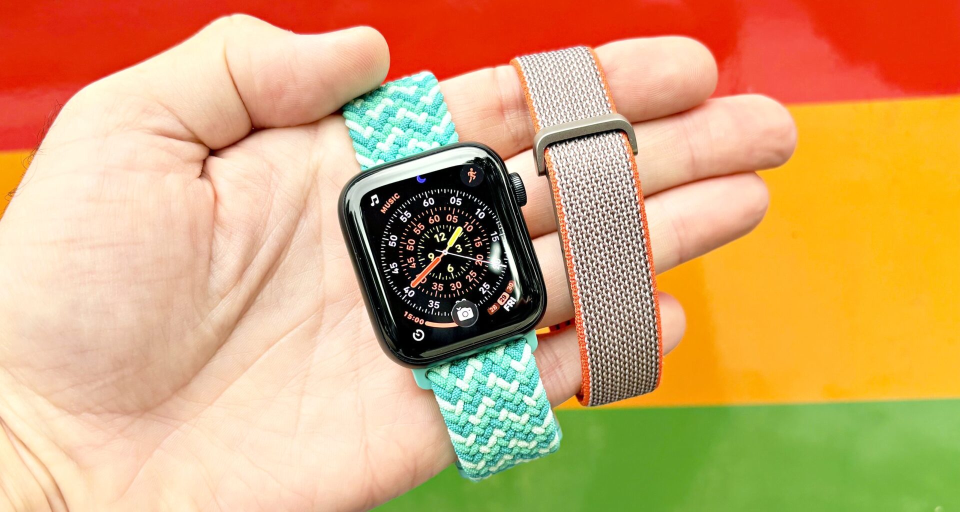 I tested the Fitbit Air vs Apple Watch SE 3