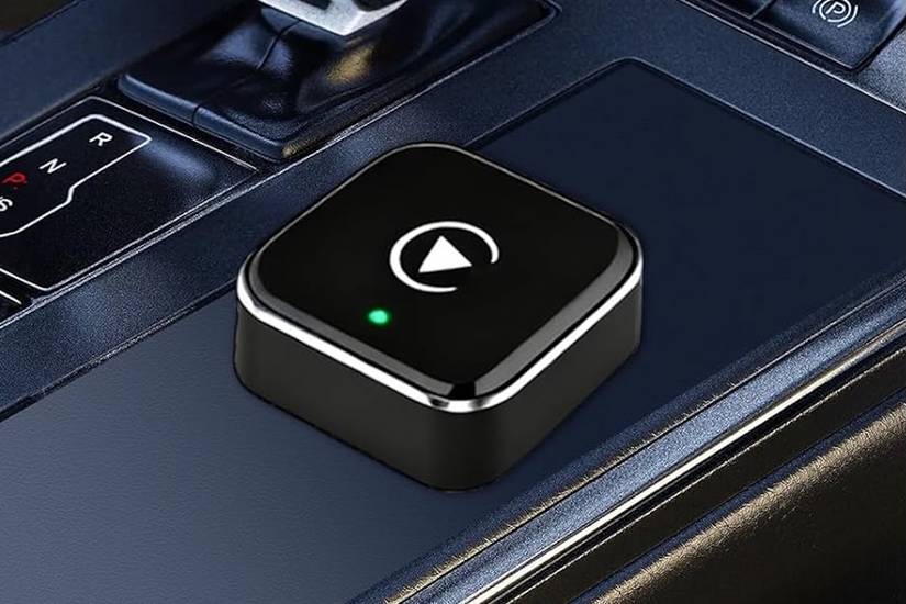 YFDUNV Wireless CarPlay Adapter.