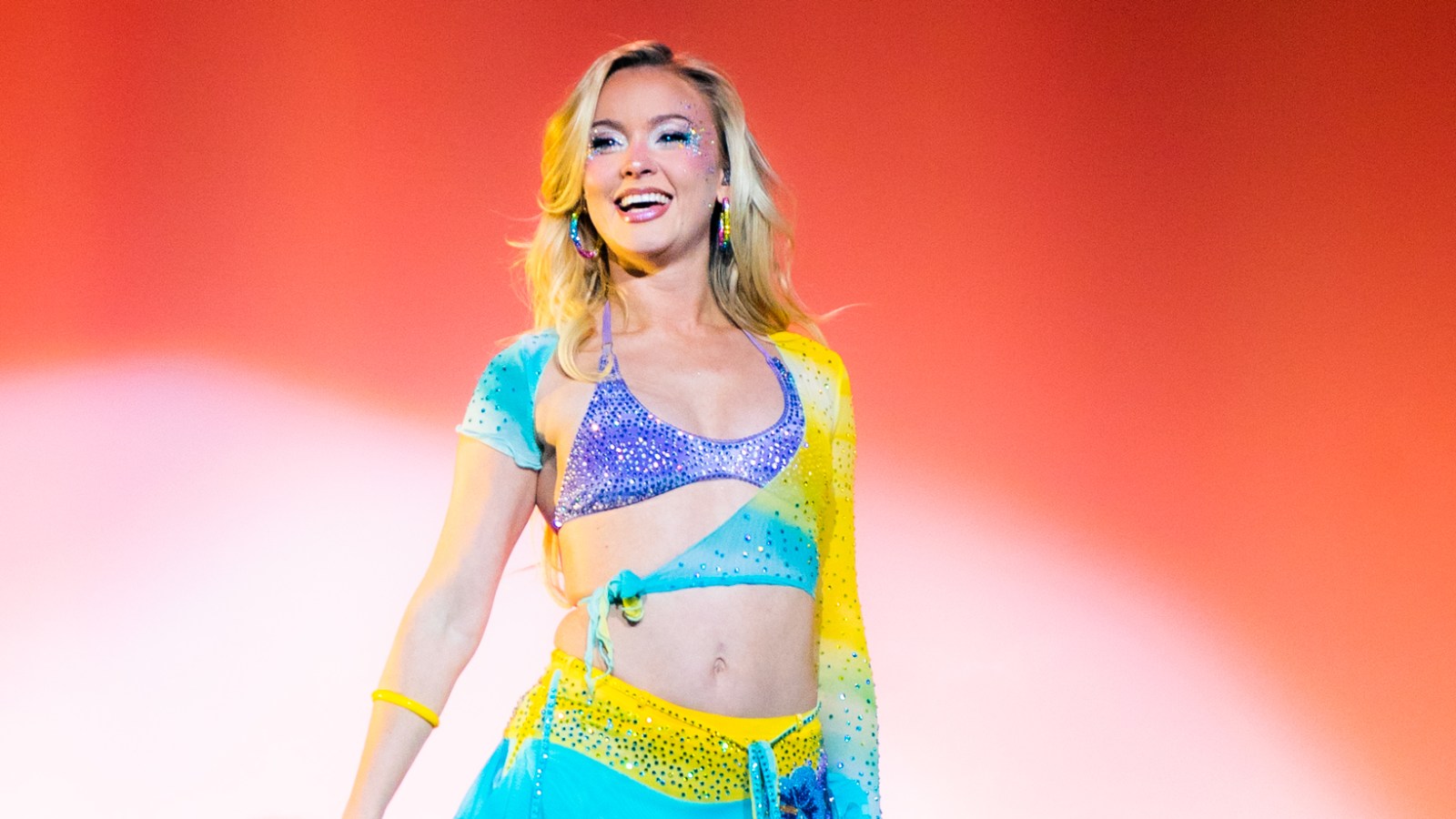 Zara Larsson Claims Her Place in Pop as She Revamps 'Midnight Sun' Era