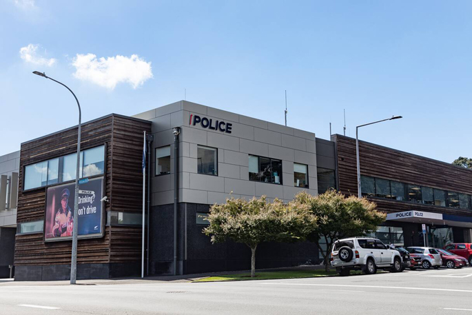 SunLive - Man dies after police Taser incident in Tauranga