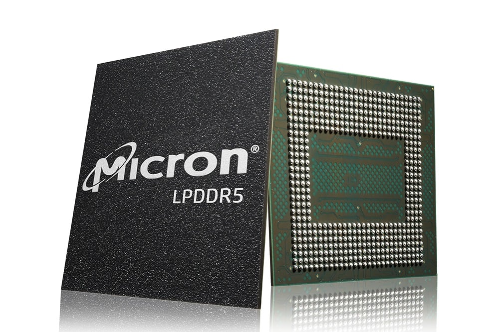 Micron Drops 7% as Broadcom’s Disappointing AI Outlook Triggers a Semiconductor Selloff