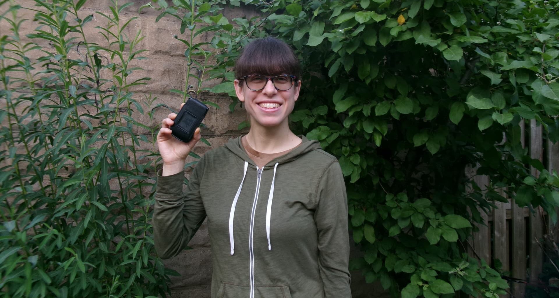 40-year-old with 'dumb phone' says 'it's not easy,' but 'the rewards are worth it'