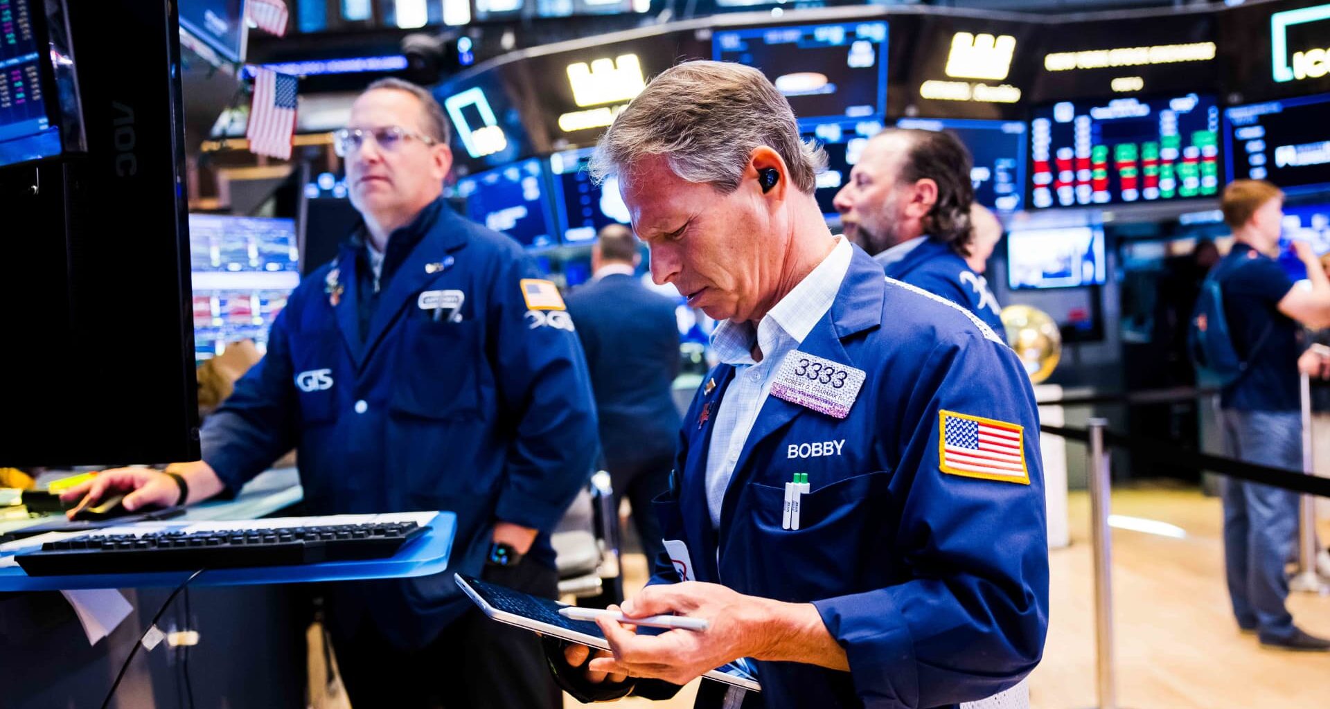 The AI trade cooled and oil sank. A closer look at Wall Street's volatile week