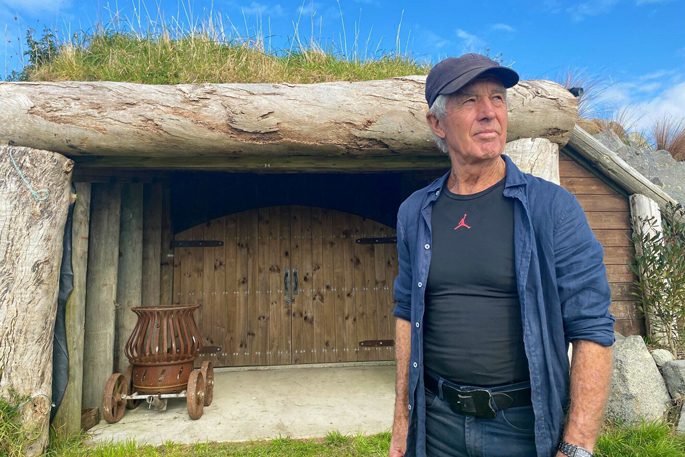 SunLive - Inside the secret cave in the hills above Te Puna
