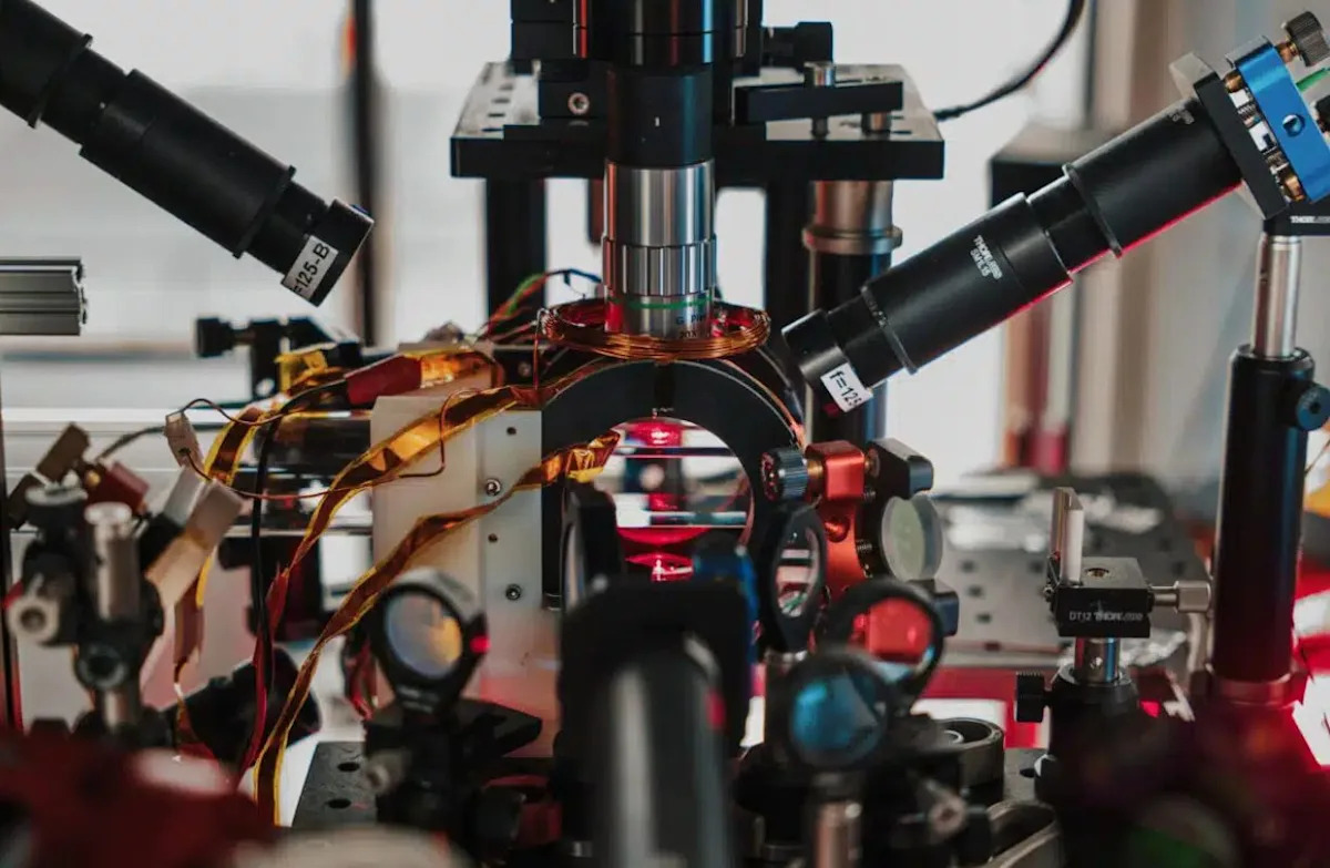 Scientists Built a Tiny “Universe” And Watched Time Emerge From Chaos