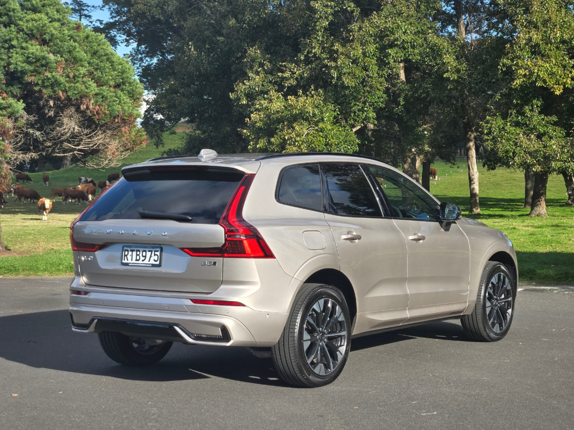 Volvo XC60 B5 Ultra Dark.