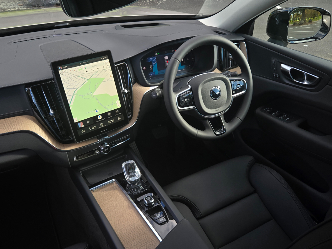 Volvo XC60 B5 Ultra Dark.