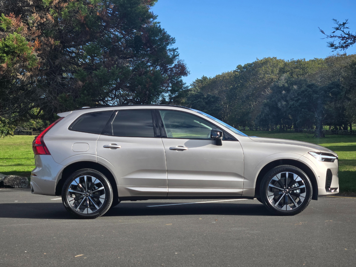 Volvo XC60 B5 Ultra Dark.