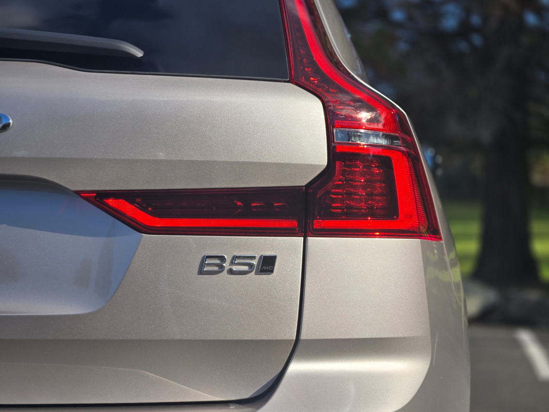Volvo XC60 B5 Ultra Dark.