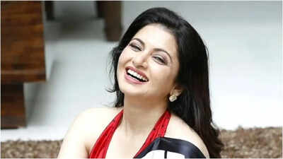 ‘I was scolded by Yash Chopra’: Bhagyashree opens up about the iconic offers she turned down