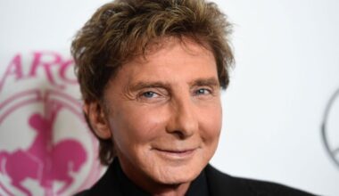 Barry Manilow shares fear with singing career after cancer battle