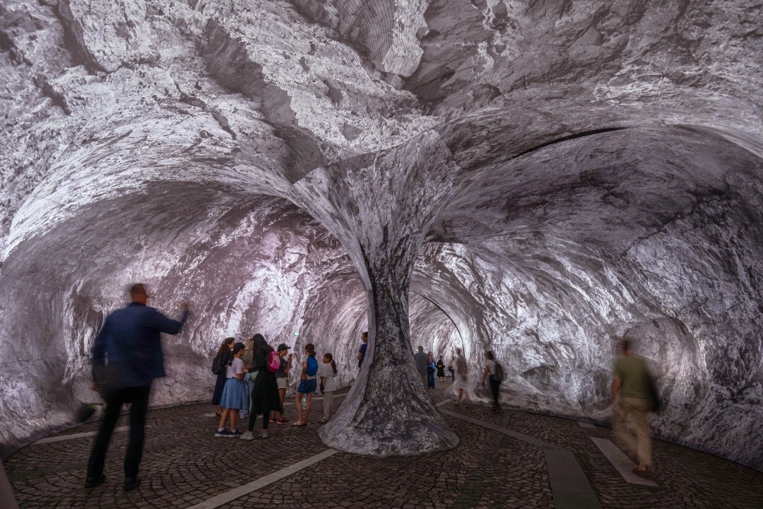 'French Banksy' Transforms a Paris Bridge Into a Cave