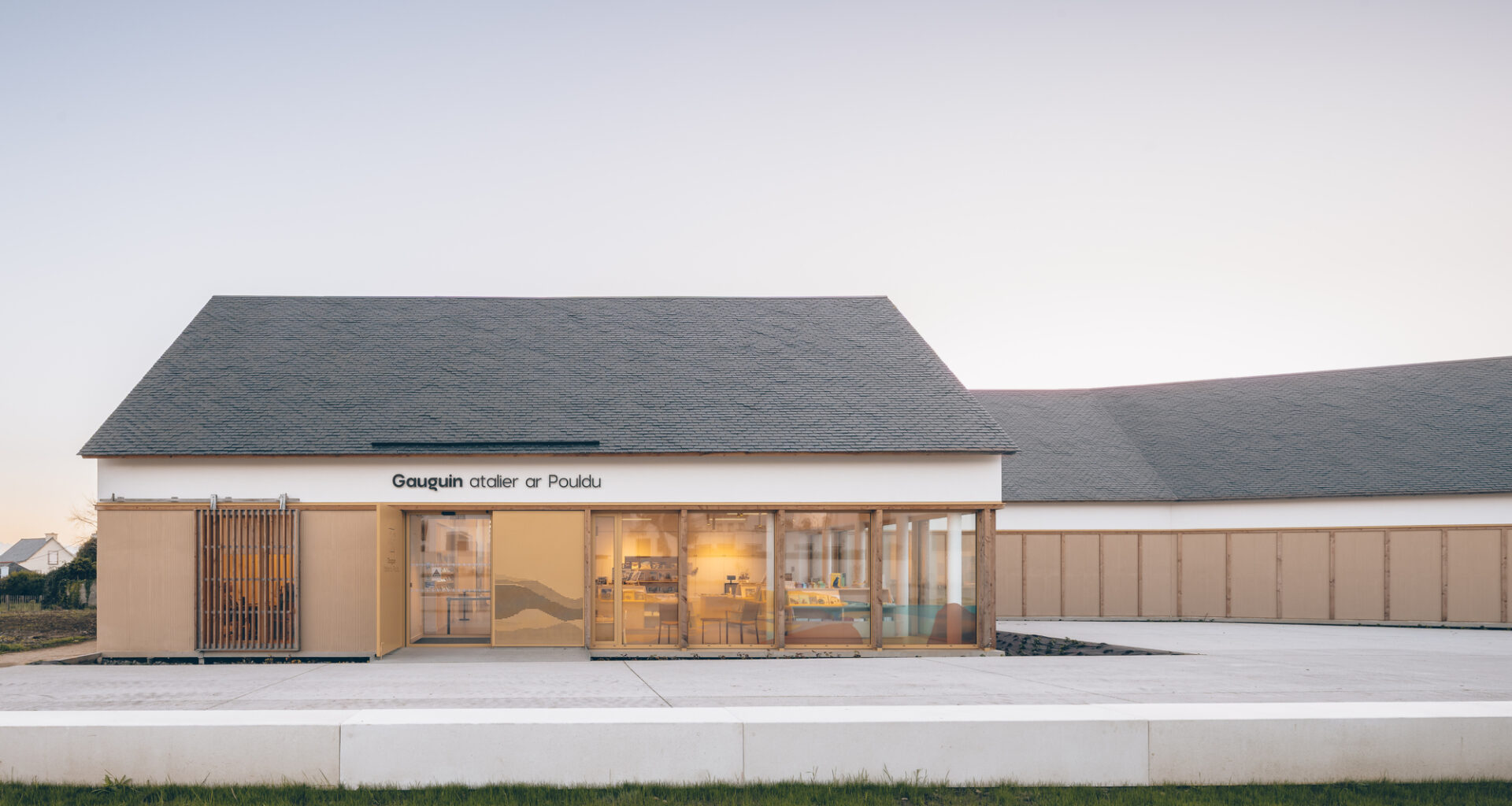 “Gauguin, l’Atelier du Pouldu” Interpretation Centre / Modal Architecture + Quartz Architecture