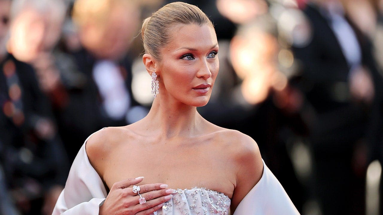 Bella Hadid stuns in blue bathing suit on yacht in new Instagram photo dump