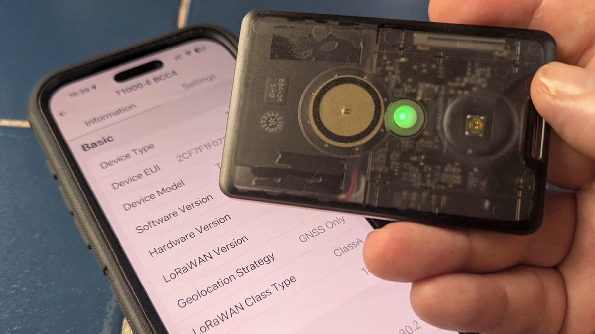 I found an AirTag alternative unlike any other - it doesn't even use Google or Apple's networks