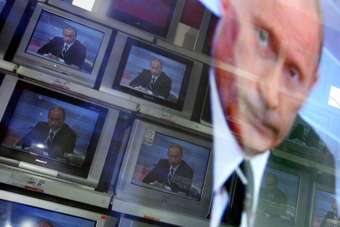 Russia’s Economy Is Ailing. Its Influence Campaign Isn’t.