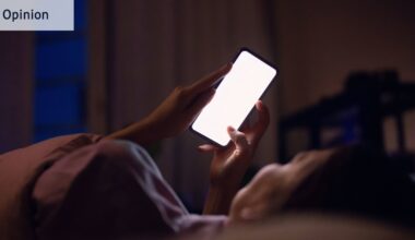 Second-screen syndrome: Why constantly using your phone while watching TV is hurting your ability to focus