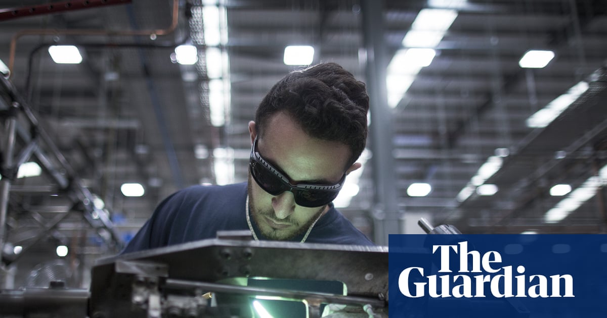 UK economy shrank by 0.1% in April as Iran war held back growth | Economic growth (GDP)