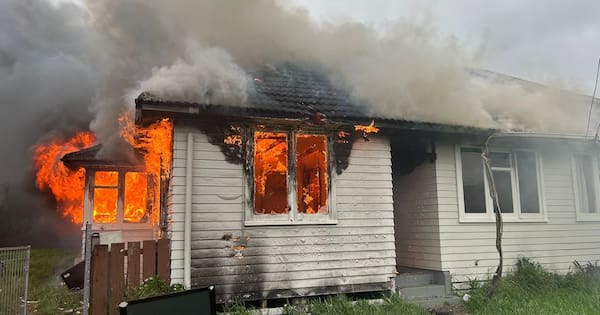 Duplex fire under control in Auckland's Ōtara
