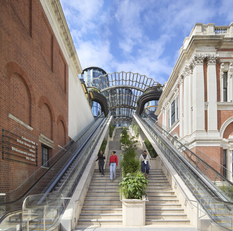 Heatherwick Studio and SPPARC Unveil First Phase of Olympia's Transformation in West London - Image 3 of 12