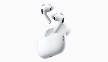 This hidden iOS feature is my daily go-to when using AirPods Pro 3