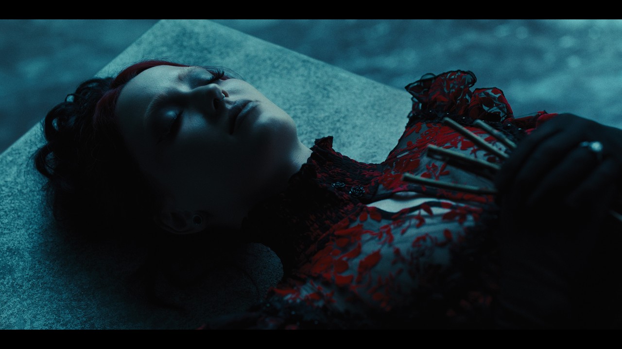 Motionless in White - R.I.P. (feat. Skylar Grey) [Official Video] - YouTube