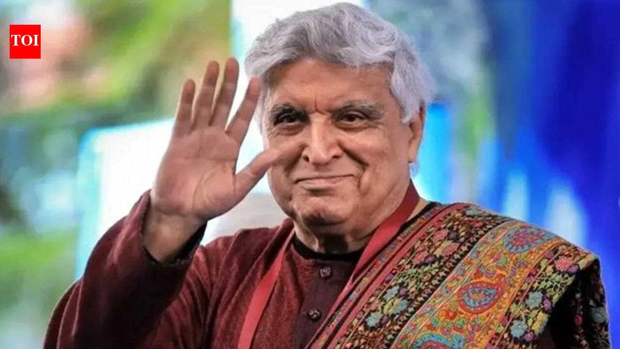 Javed Akhtar: 'My Qaum are all Indians, including you': Javed Akhtar gives strong response to troll over religion remark | Hindi Movie News