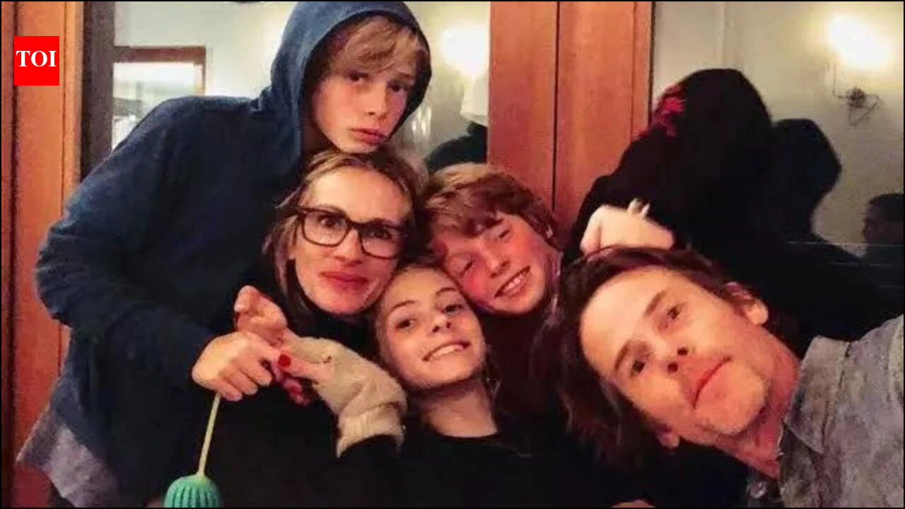 Julia Roberts hangs out with son Henry and daughter Hazel in a rare outing |