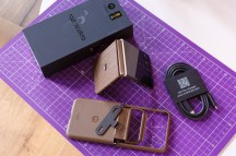 Motorola Razr 70 Ultra unboxing - Motorola Razr 70 Ultra/Razr Ultra 2026 review
