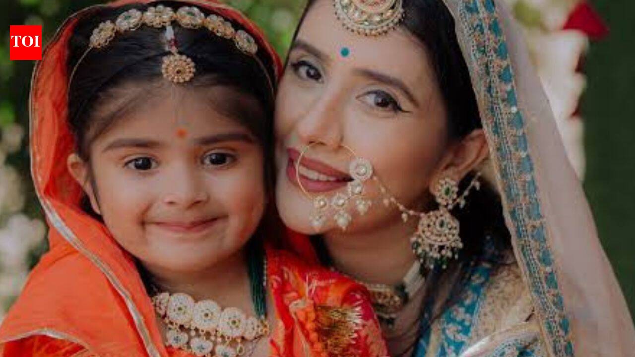 Charu Asopa gets emotional as she opens up about battling stress and loneliness as a single mother; says, ‘Nobody can fight my battles for me’ |