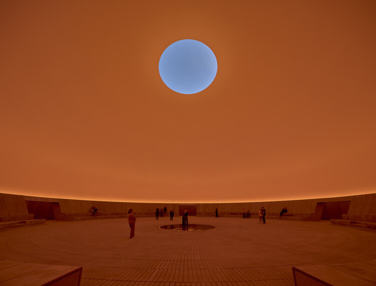James Turrell's Skyspace and the Opening of the Obama Presidential Center: This Week’s Review - Image 2 of 42