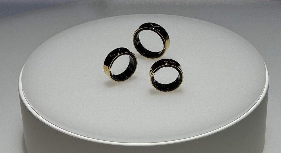 Samsung Galaxy Ring in gold finish.
