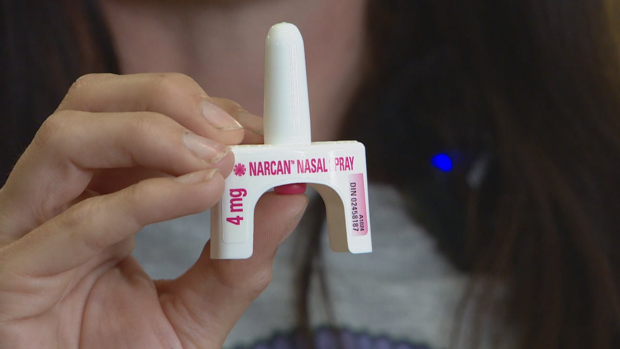 Nasal naloxone spray