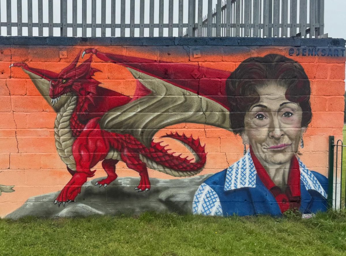 From the Ddraig Goch to Dot Cotton: Village unveils new mural