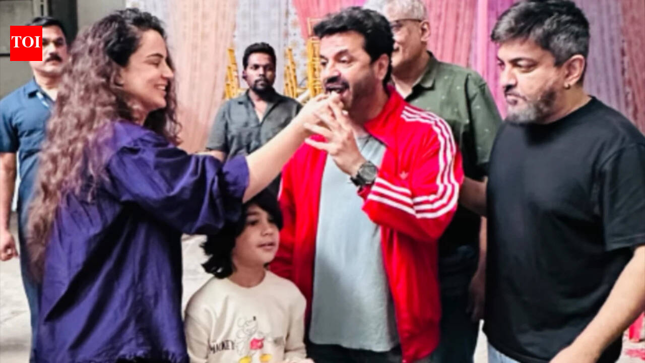 Queen 2 Movie: Kangana Ranaut wraps up shooting for 'Queen 2', shares joyful glimpse from wrap-up celebrations with cast and crew | Hindi Movie News