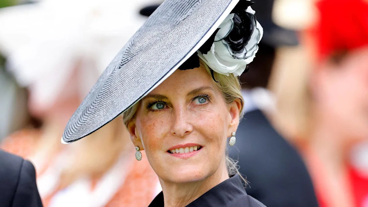 Duchess of Edinburgh's father Christopher Rhys-Jones, 94, makes ultra-rare appearance