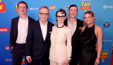 Reclusive 90s Hollywood actor reacts to first red carpet event in a decade