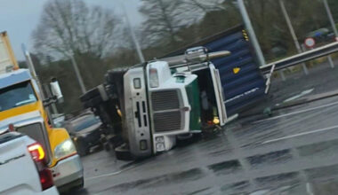 SunLive - Crash partially blocks SH29 in Tauranga
