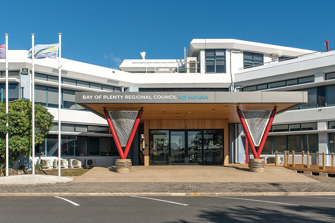 SunLive - Bay of Plenty councillors split on $3b asset move