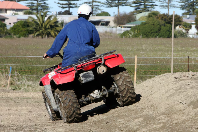 SunLive - Orchard worker without helmet dies driving ATV