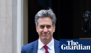 UK’s growing green economy worth more than £100bn a year, research finds | Environment policy