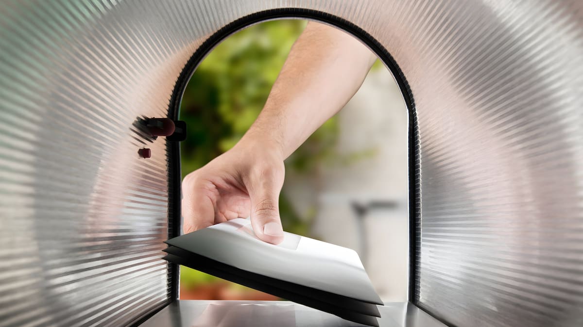 Police issue warning about latest bank card letterbox scam targeting elderly in Auckland