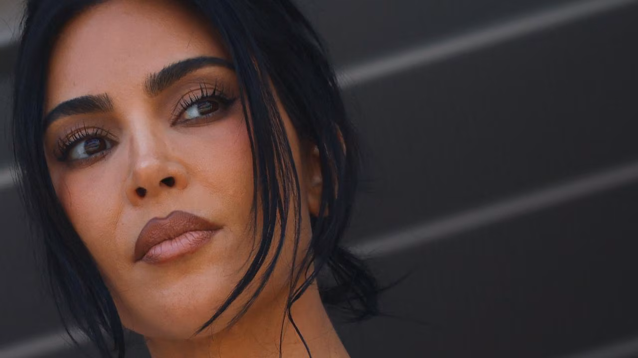 Kim Kardashian slammed for ignoring iconic reporter: ‘Lack of class’